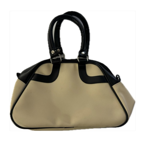 💕 Cute cream colored 6”x 9” nylon purse with black handles - Picture 2 of 4